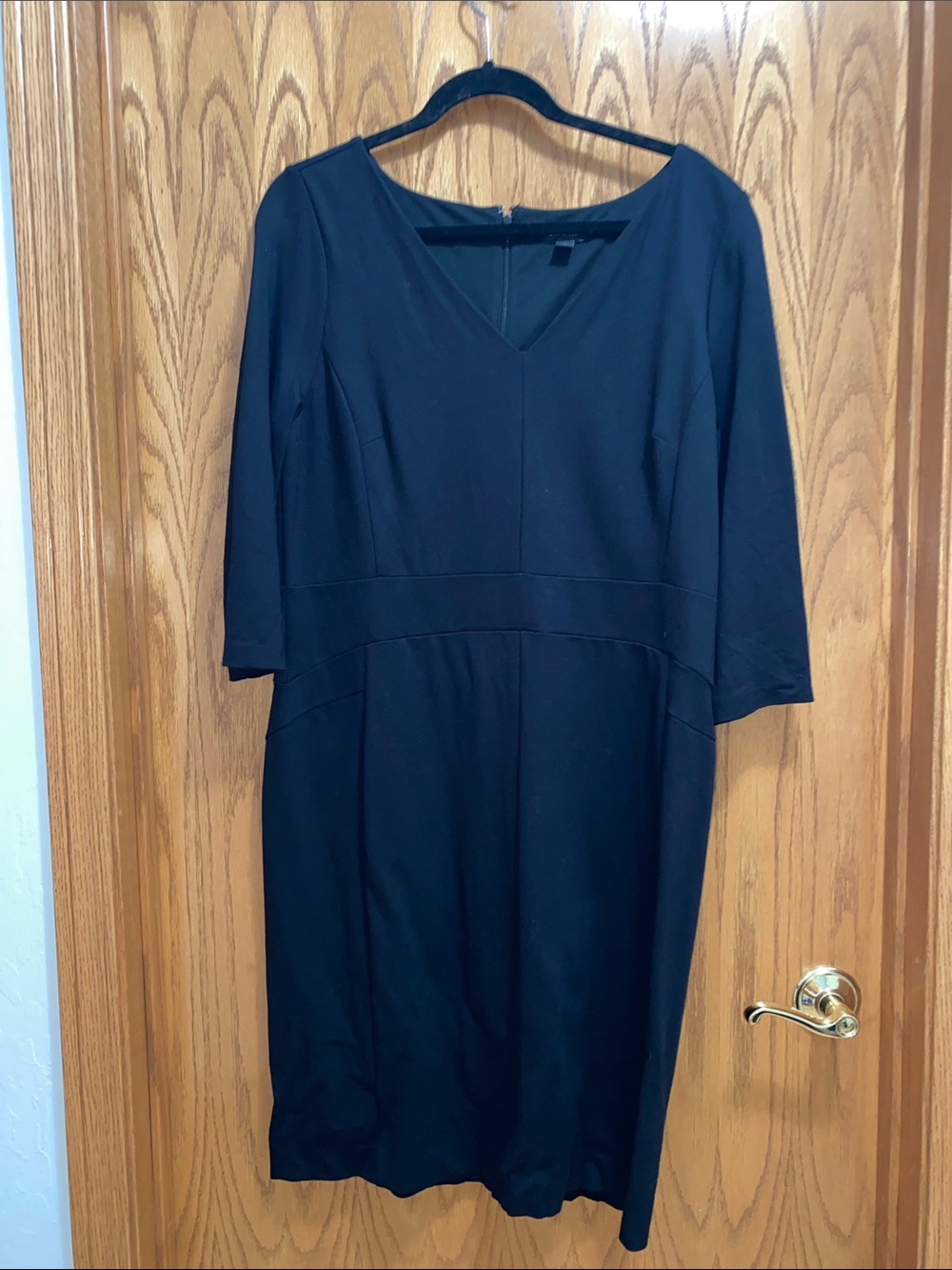 Ann Taylor Black V-Neck Midi Dress with Three-Quarter Sleeves Size 14